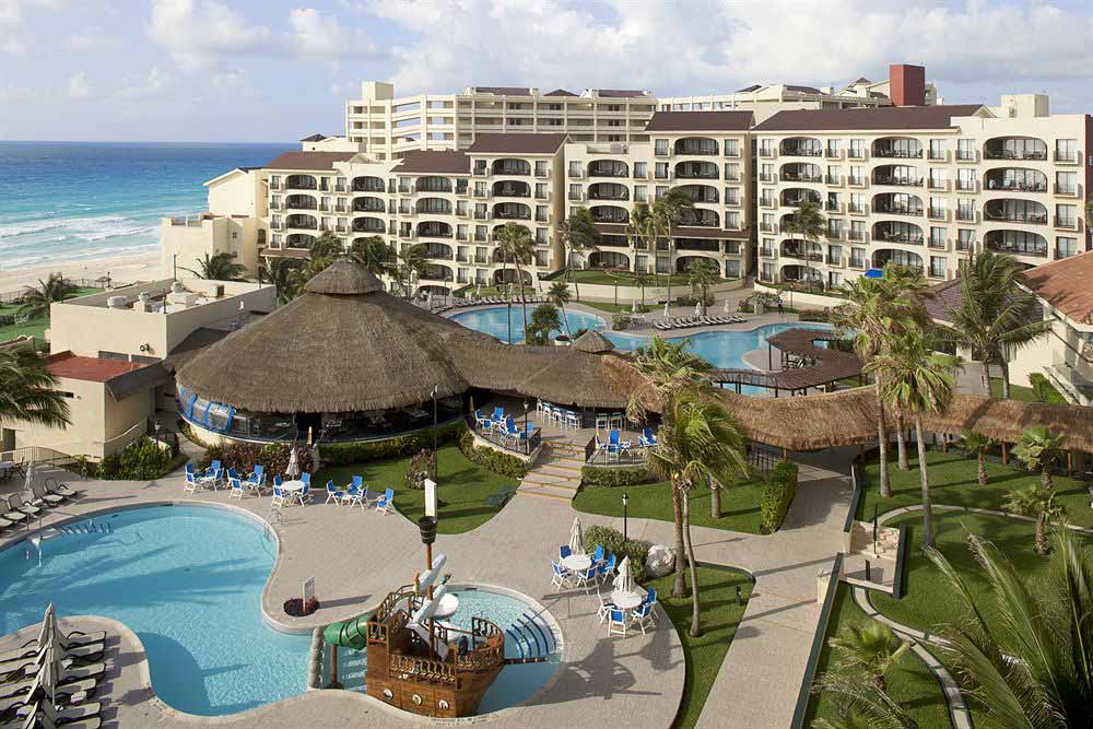 Emporio Hotel and Suites top budget Cancun hotel